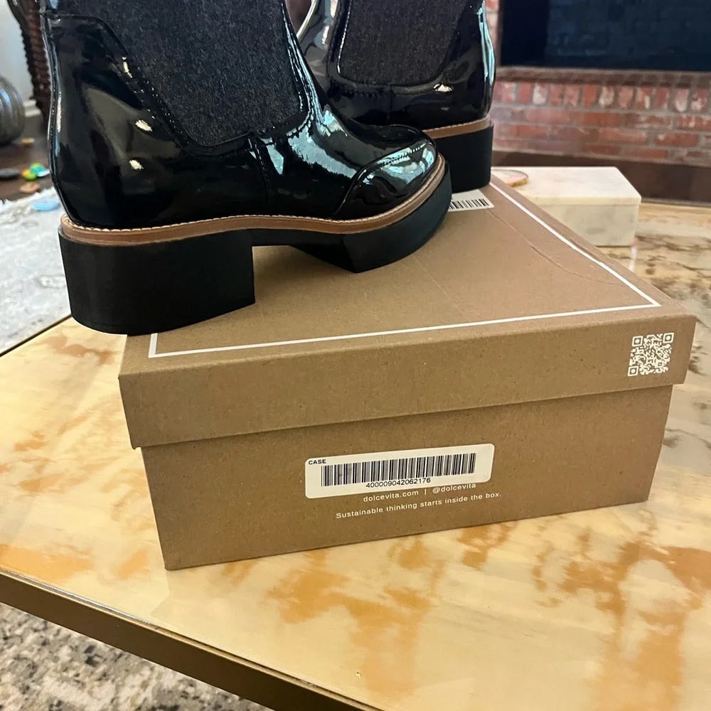 New w/ tags Dolce Vita Black Ankle Boots with Chunky Heel - Picture 5 of 7